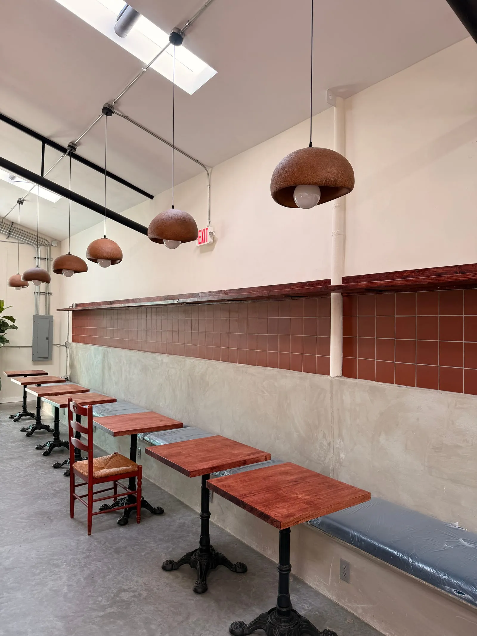 Applied Arts Cafe: Cream Limewash, Coffee Shop Seating